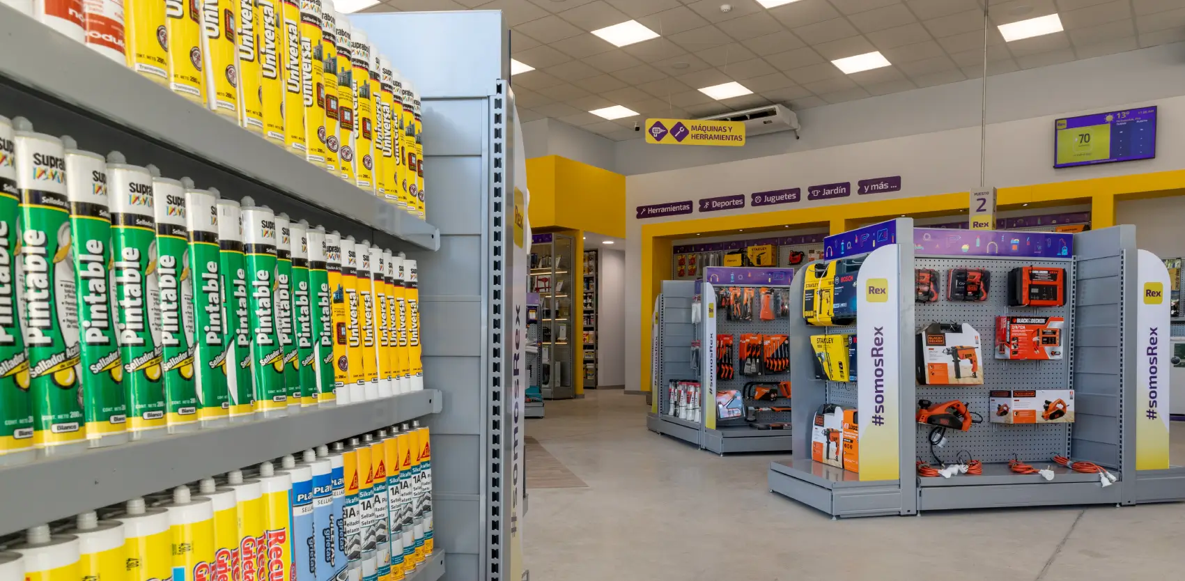 Sistema modular Línea Adapt aplicado en retail con góndolas flexibles y reorganización eficiente