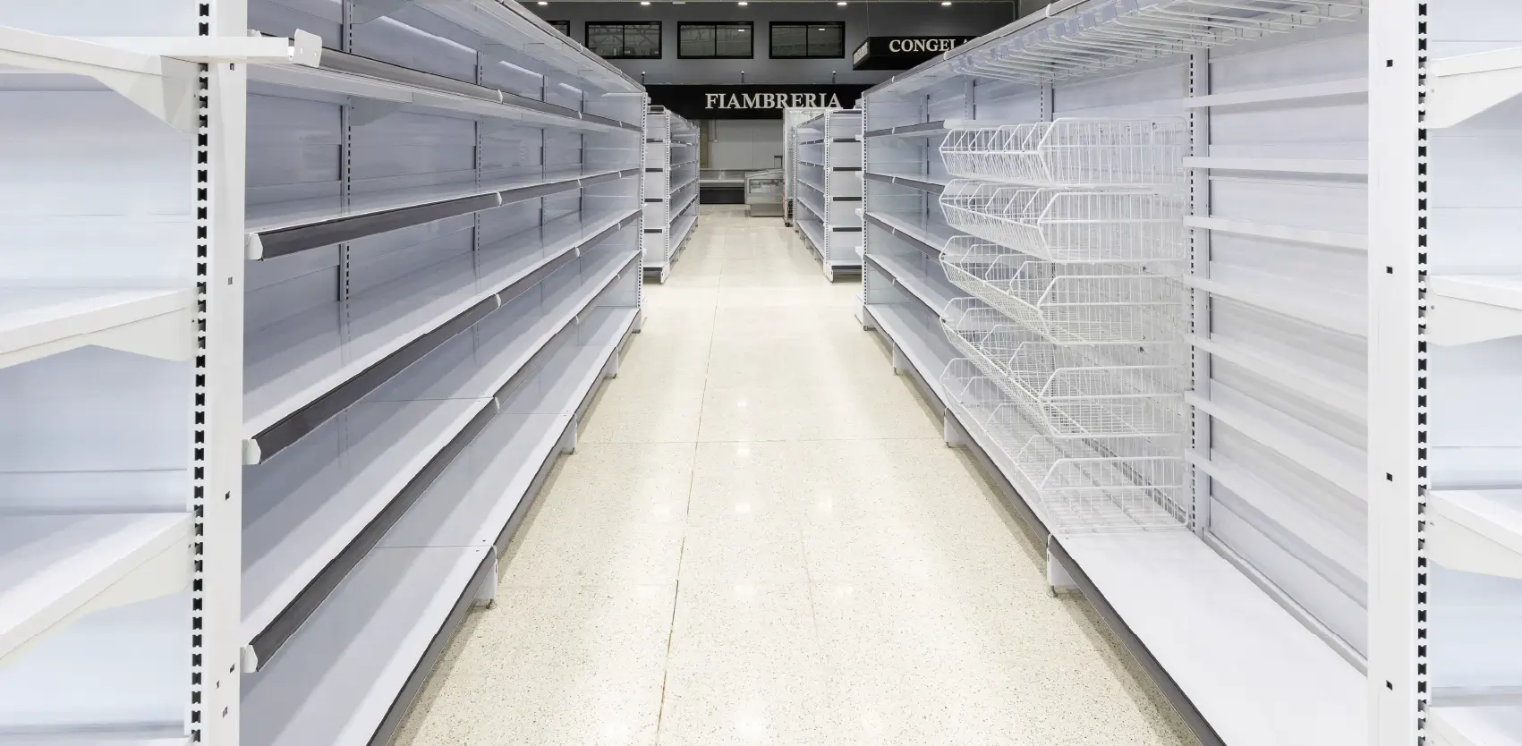 Equipamiento comercial para retail en espacios de alta exigencia y limpieza frecuente
