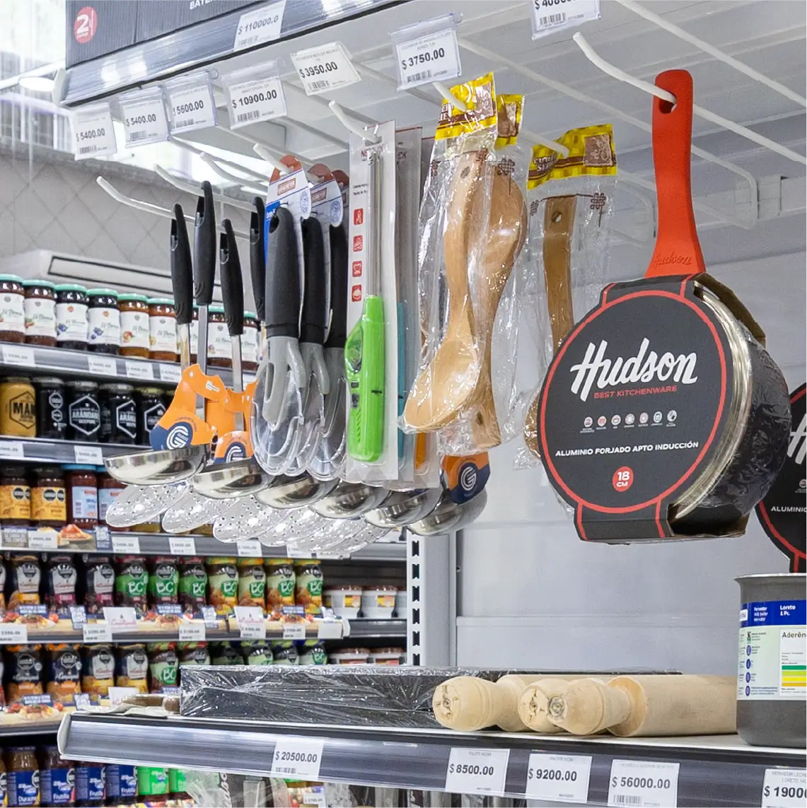 Proyecto de supermercado equipado con góndolas modulares Moduace